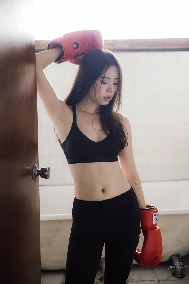 Boxing Beauty Nutrugee Wisawanart, Willing to Be Your Punching Bag for a Lifetime photo 15