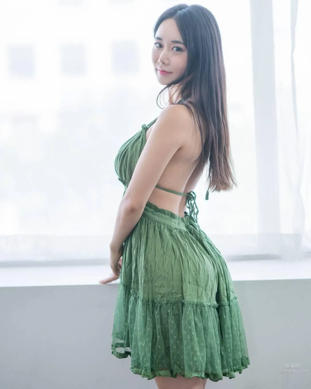 Korean Outdoor Shoot Model Kaendi's S-Curve Figure Draws a Crowd photo 30