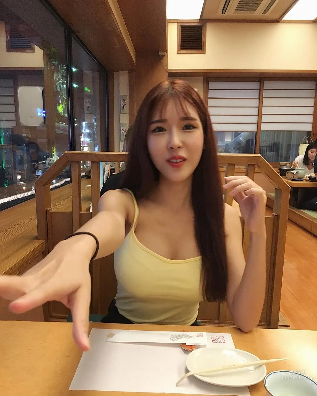 飞机杯女神Gatita Yan 性感辣照推销商品_28