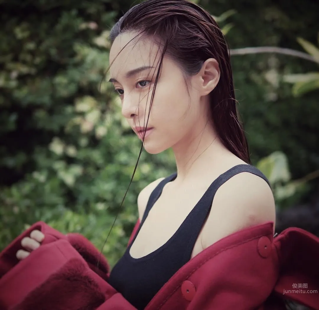 Piano Goddess Cathryn Li, Supermodel Elegance and V-Line Abs photo 32