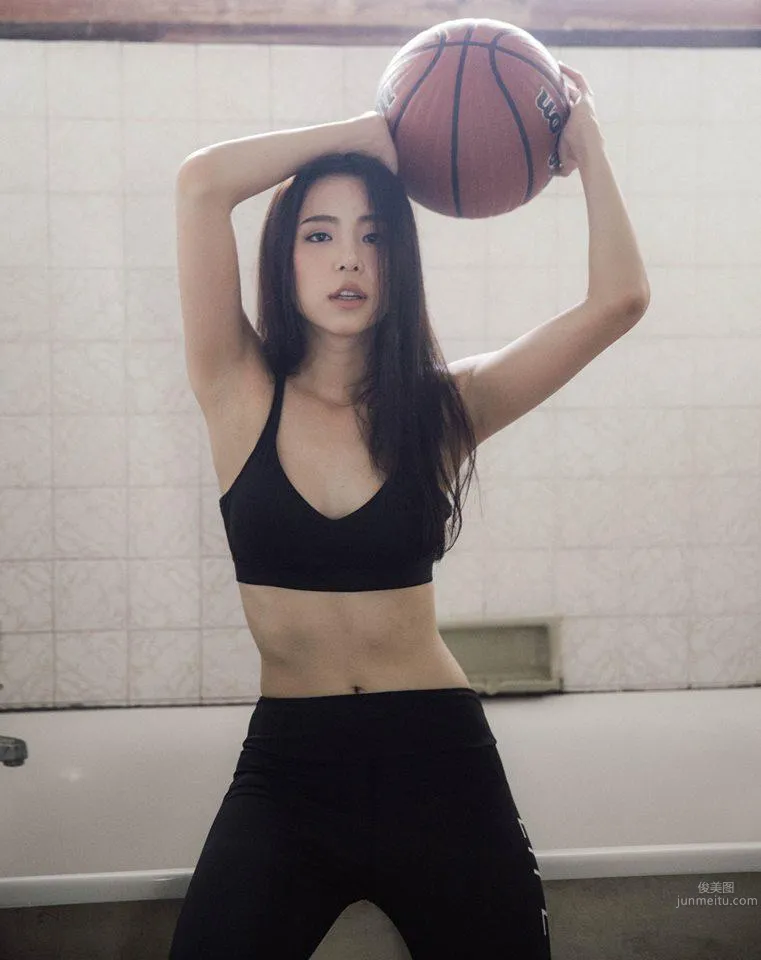 Boxing Beauty Nutrugee Wisawanart, Willing to Be Your Punching Bag for a Lifetime photo 38