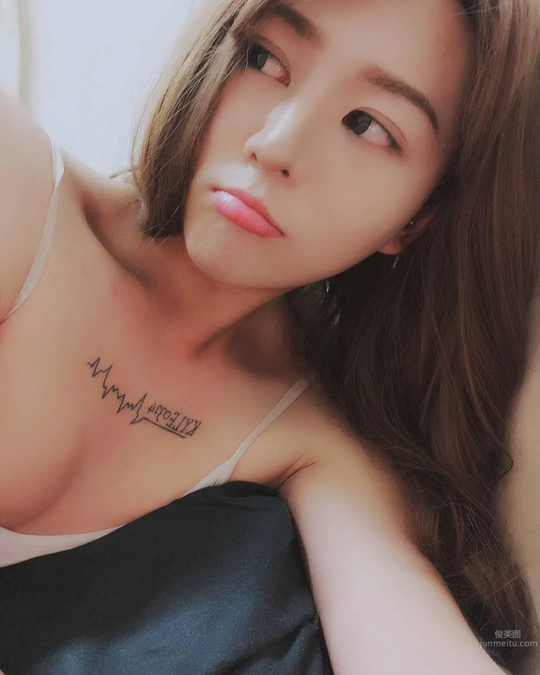 Weng Peiyan's Gaze Is So Cute, Lazy and Charming from a Boyfriend's Perspective photo 6