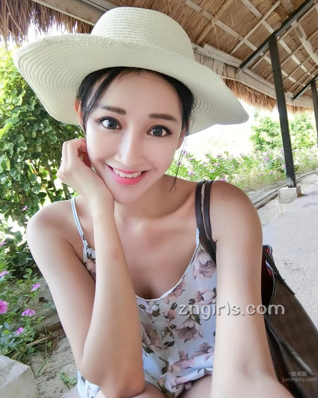 台灣超正妹Avril艾葳 長腿美胸私房照分享 27