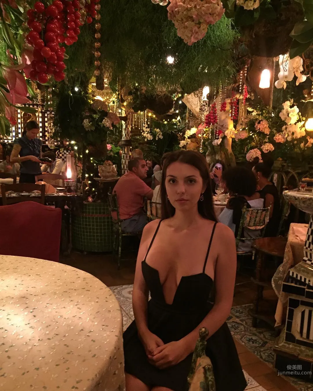絕對武力！Ig正妹Grace Hansen中路大開惹不起 23
