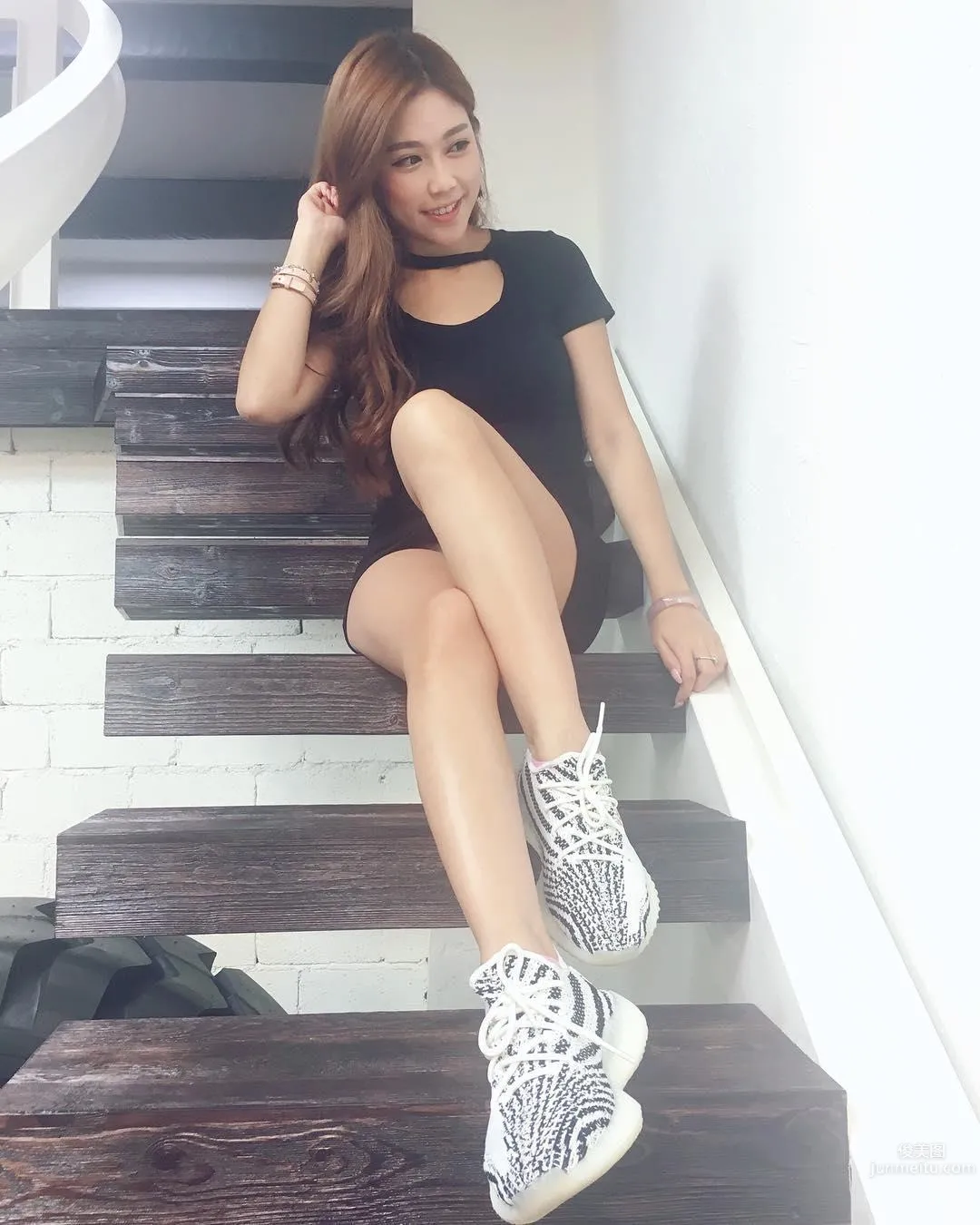 Miky Cheng- 香港妹子比基尼太养眼_8