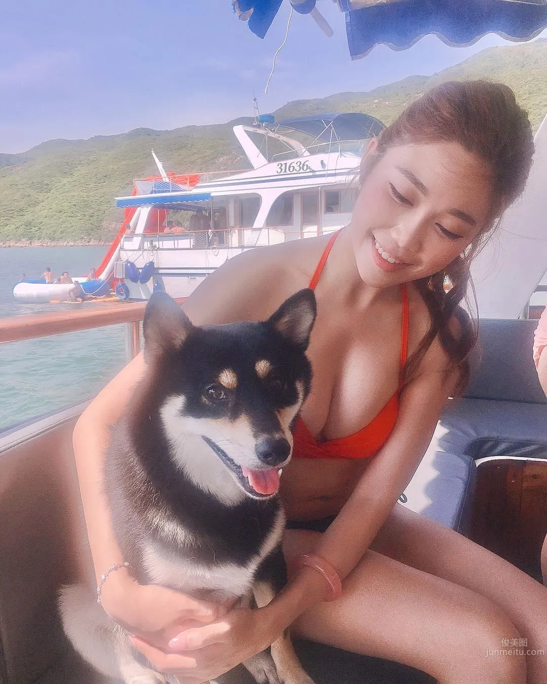 Miky Cheng - Hong Kong Girl in a Bikini, So Easy on the Eyes photo 7