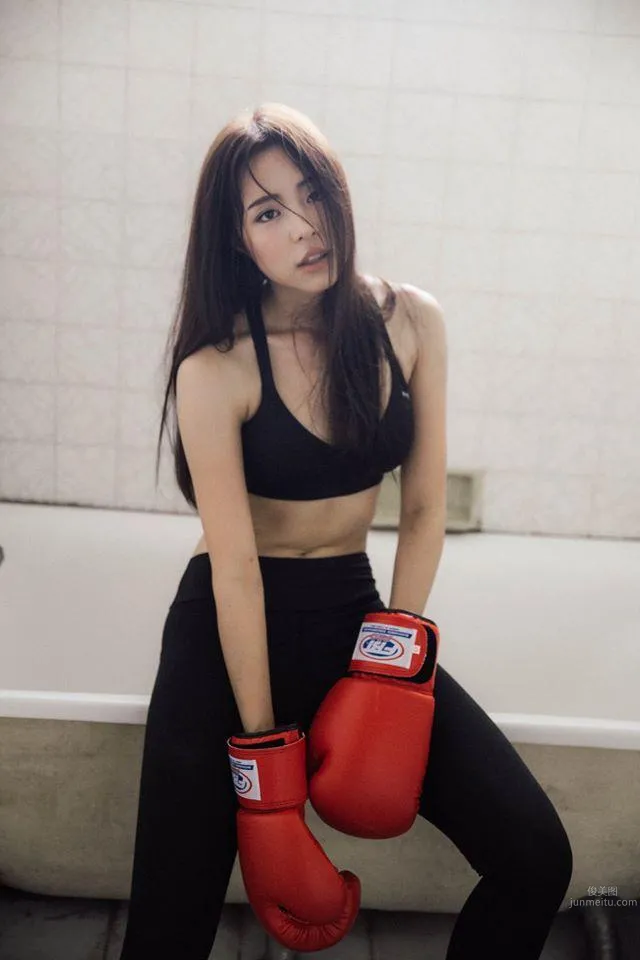 Boxing Beauty Nutrugee Wisawanart, Willing to Be Your Punching Bag for a Lifetime photo 35