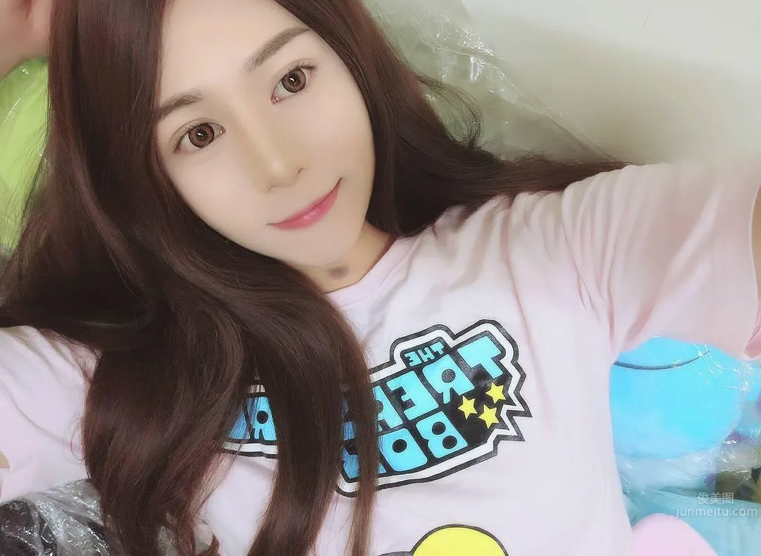 Weng Peiyan's Gaze Is So Cute, Lazy and Charming from a Boyfriend's Perspective photo 4