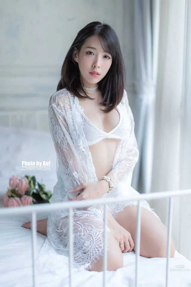 泰國混血妹子Soraya Suttawas 雪白肌膚時尚高雅 8