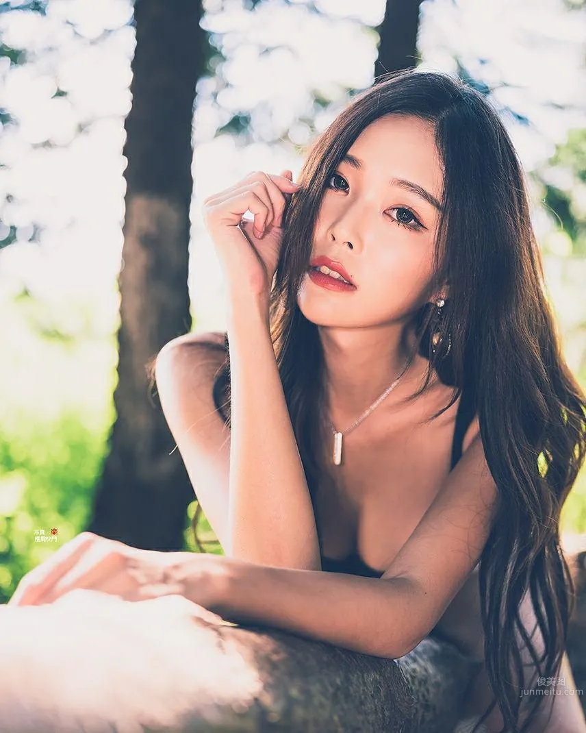 台灣音樂才女黃上晏 骨感系美人四肢纖細 34
