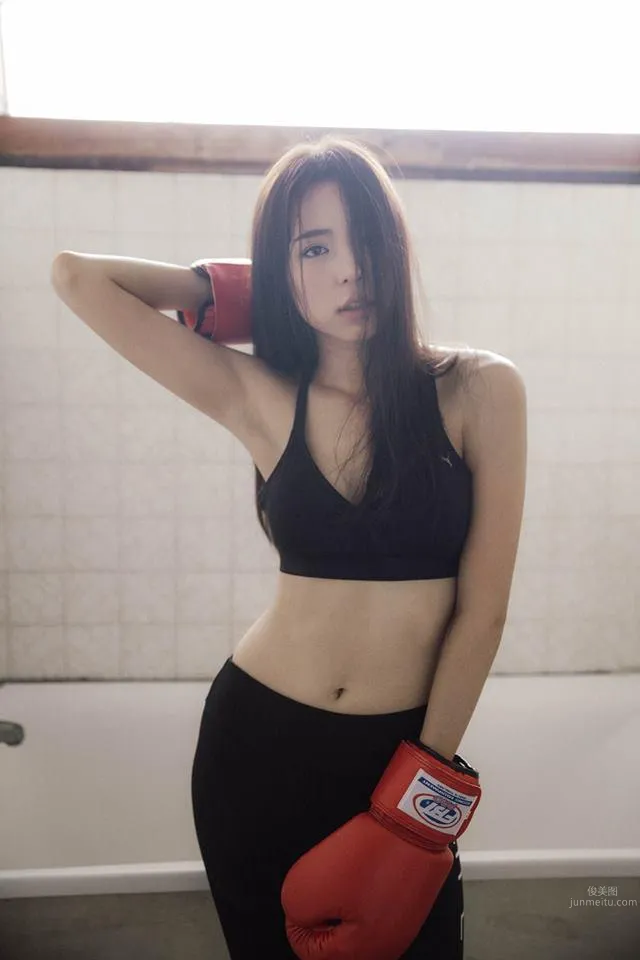 Boxing Beauty Nutrugee Wisawanart, Willing to Be Your Punching Bag for a Lifetime photo 5