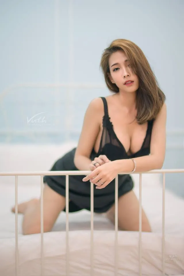 泰國混血妹子Soraya Suttawas 雪白肌膚時尚高雅 65