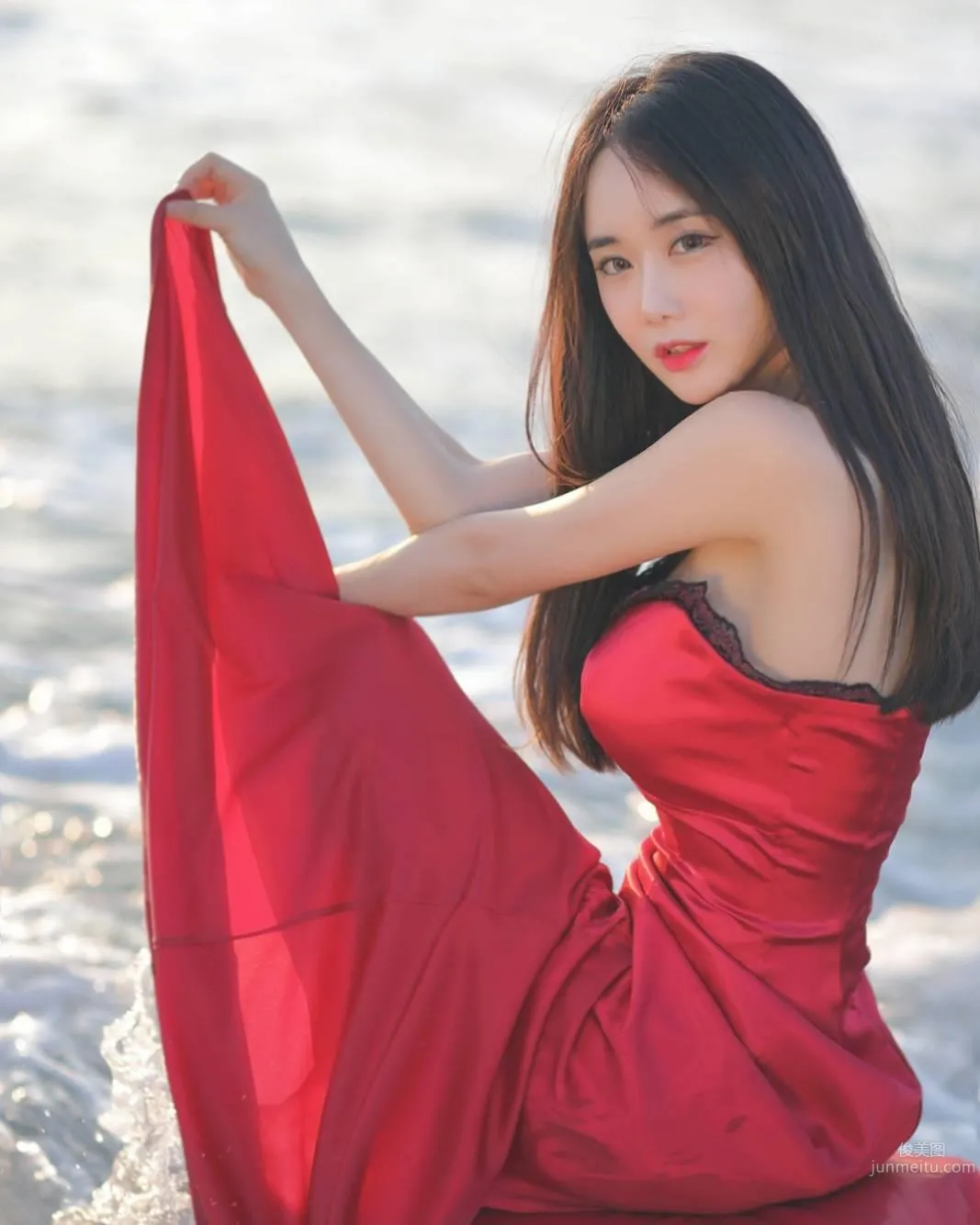 Korean Outdoor Shoot Model Kaendi's S-Curve Figure Draws a Crowd photo 18