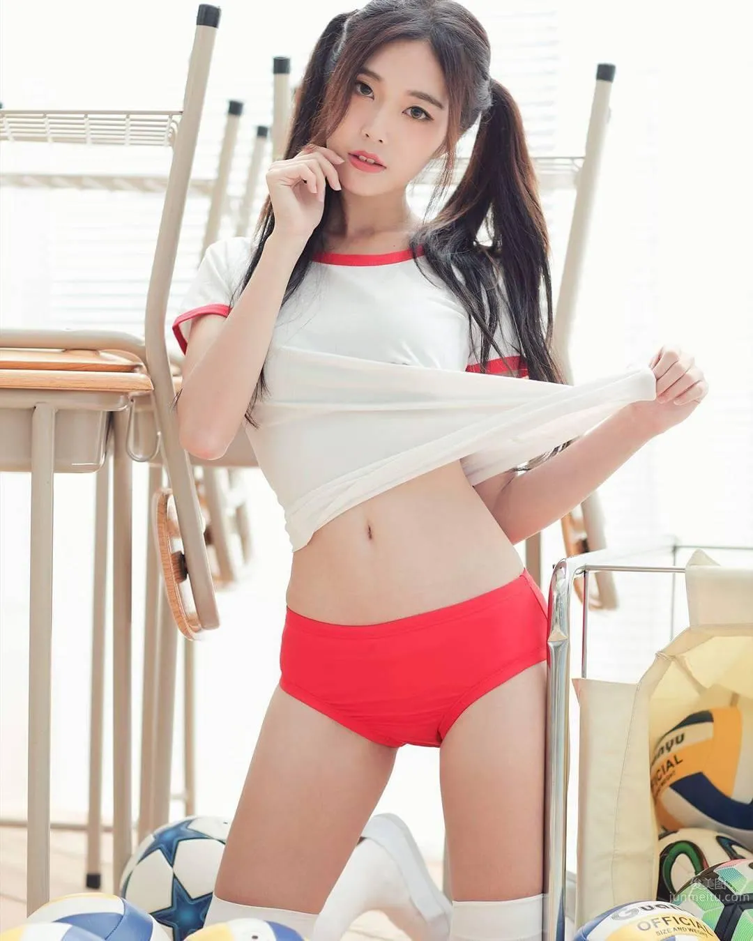 台湾音乐才女黄上晏 骨感系美人四肢纤细_6