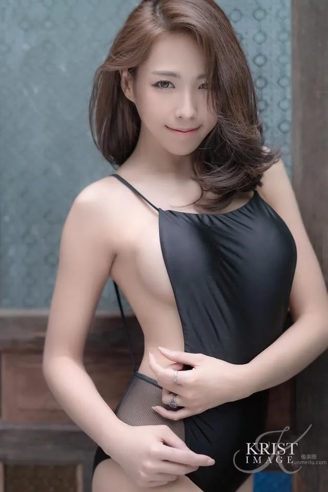 泰國混血妹子Soraya Suttawas 雪白肌膚時尚高雅 16