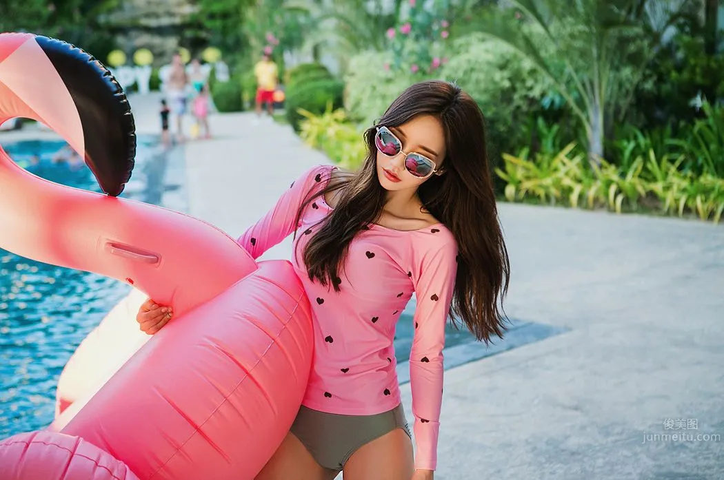 Son Yoon Joo, 2016 Beach Photo Series photo 32
