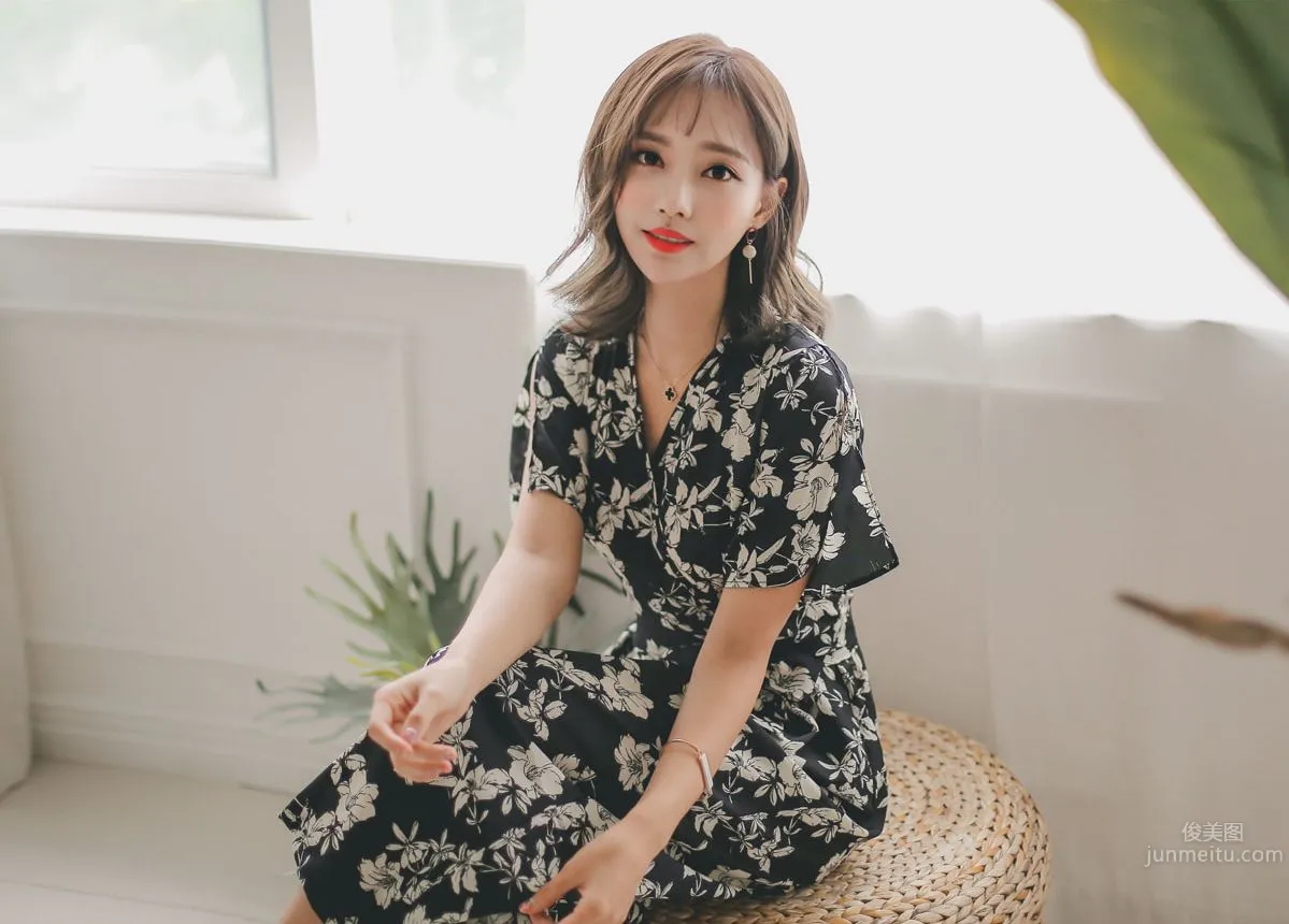 Korean Model Yeonjieun maybeach Casual Wear photo 31