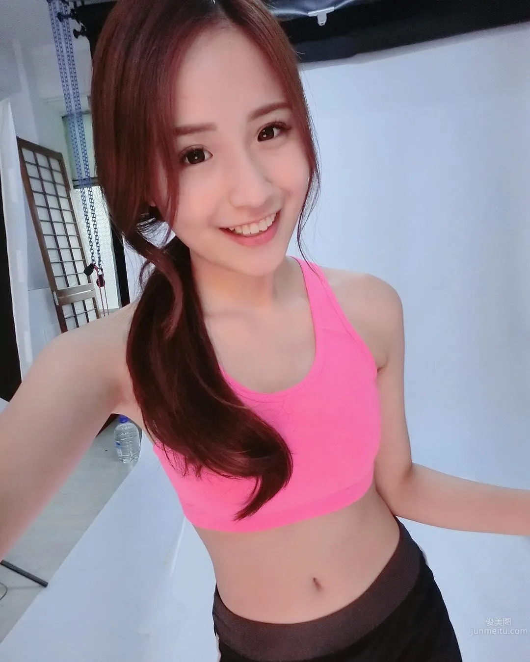 高雄正妹Hebbe Cheng 扮笑容最甜美的空姐_7