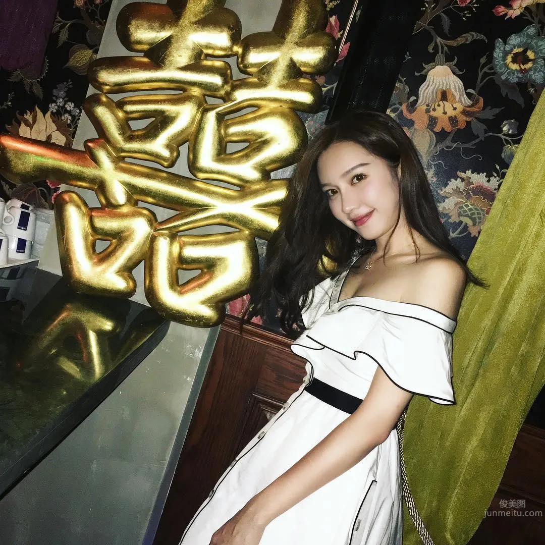 Fashionable Elegant Beauty ZY Danuan Warm Private Shoot Photos photo 30
