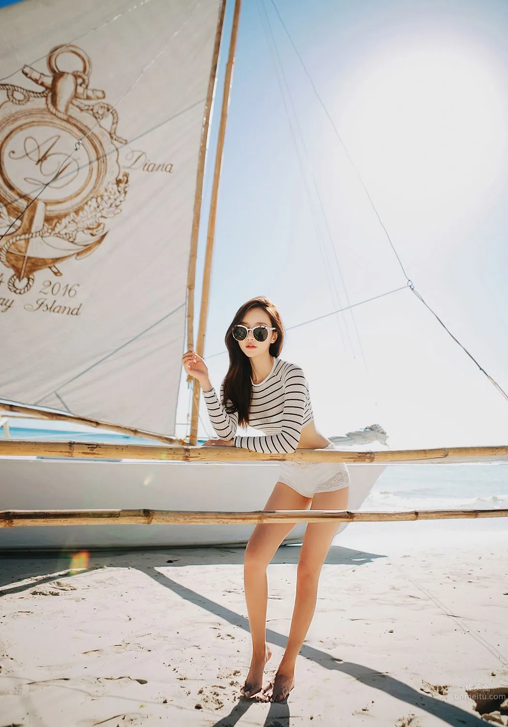 Son Yoon Joo, 2016 Beach Photo Series photo 44
