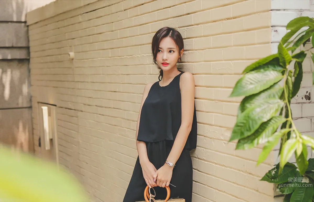 Korean Model Yeonjieun maybeach Casual Wear photo 37