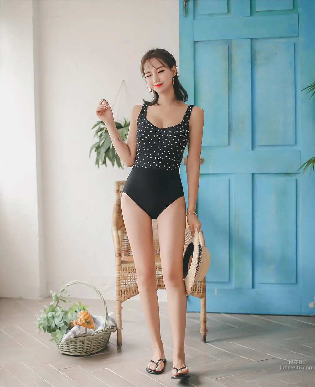 Korean Model Yeonjieun maybeach Swimwear Series One photo 2