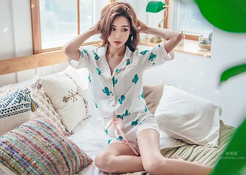 Korean Model Park Da Hyun Lologirl Pajama Series Three photo 17