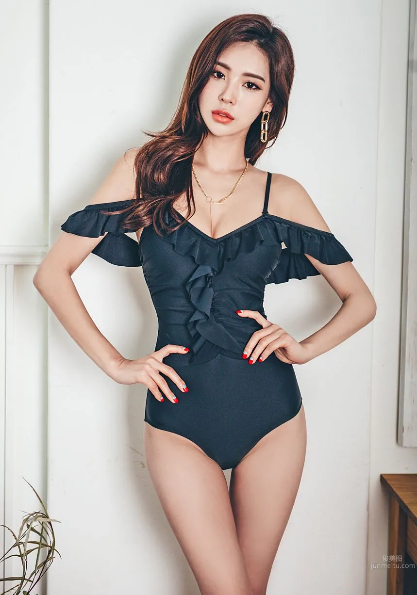 Korean Model Park Da Hyun Lologirl Swimsuit Series photo 1