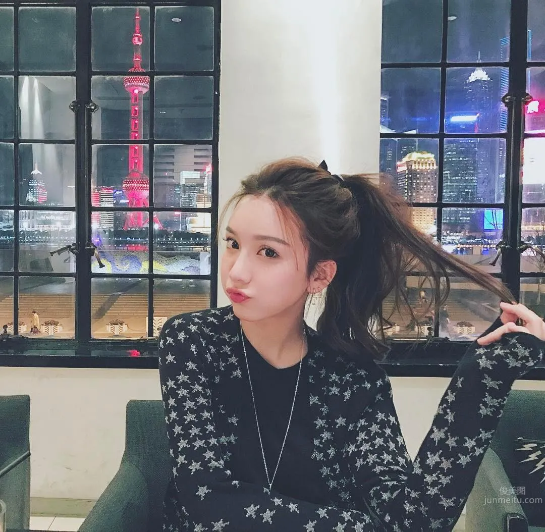 Fashionable Elegant Beauty ZY Danuan Warm Private Shoot Photos photo 7