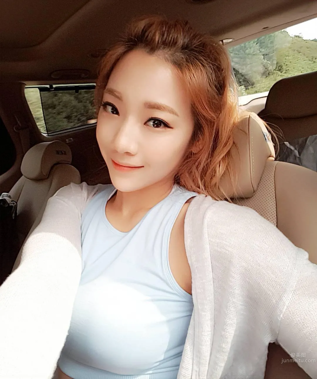 South Korea's Hottest Pilates Instructor, Hip Lifting Exercise Pose Too Outrageous photo 6