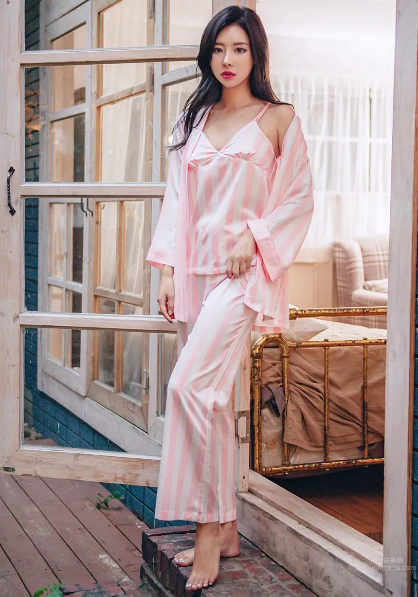 Korean Model Park Da Hyun Lologirl Pajama Series Three photo 120