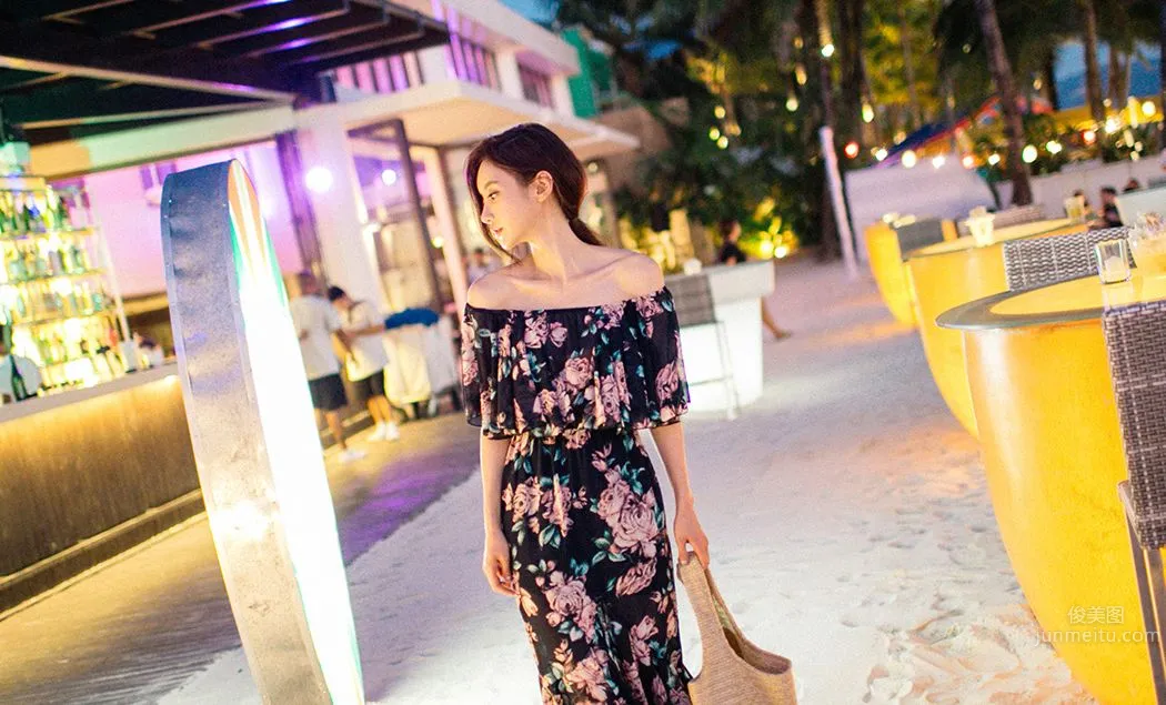 Son Yoon Joo, 2016 Beach Photo Series photo 56