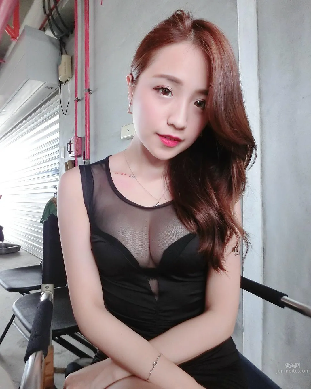 高雄正妹Hebbe Cheng 扮笑容最甜美的空姐_32