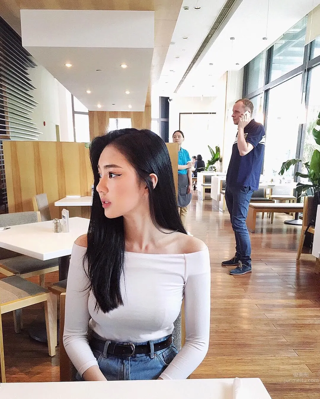 台灣正妹Karen Chao 牛仔褲背心超吸睛 5