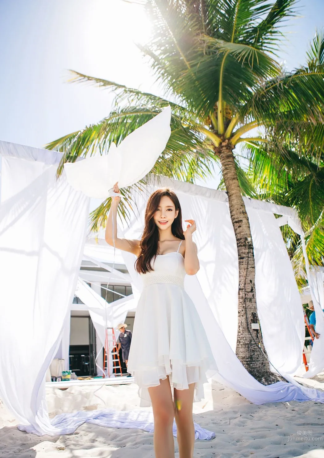 Son Yoon Joo, 2016 Beach Photo Series photo 2