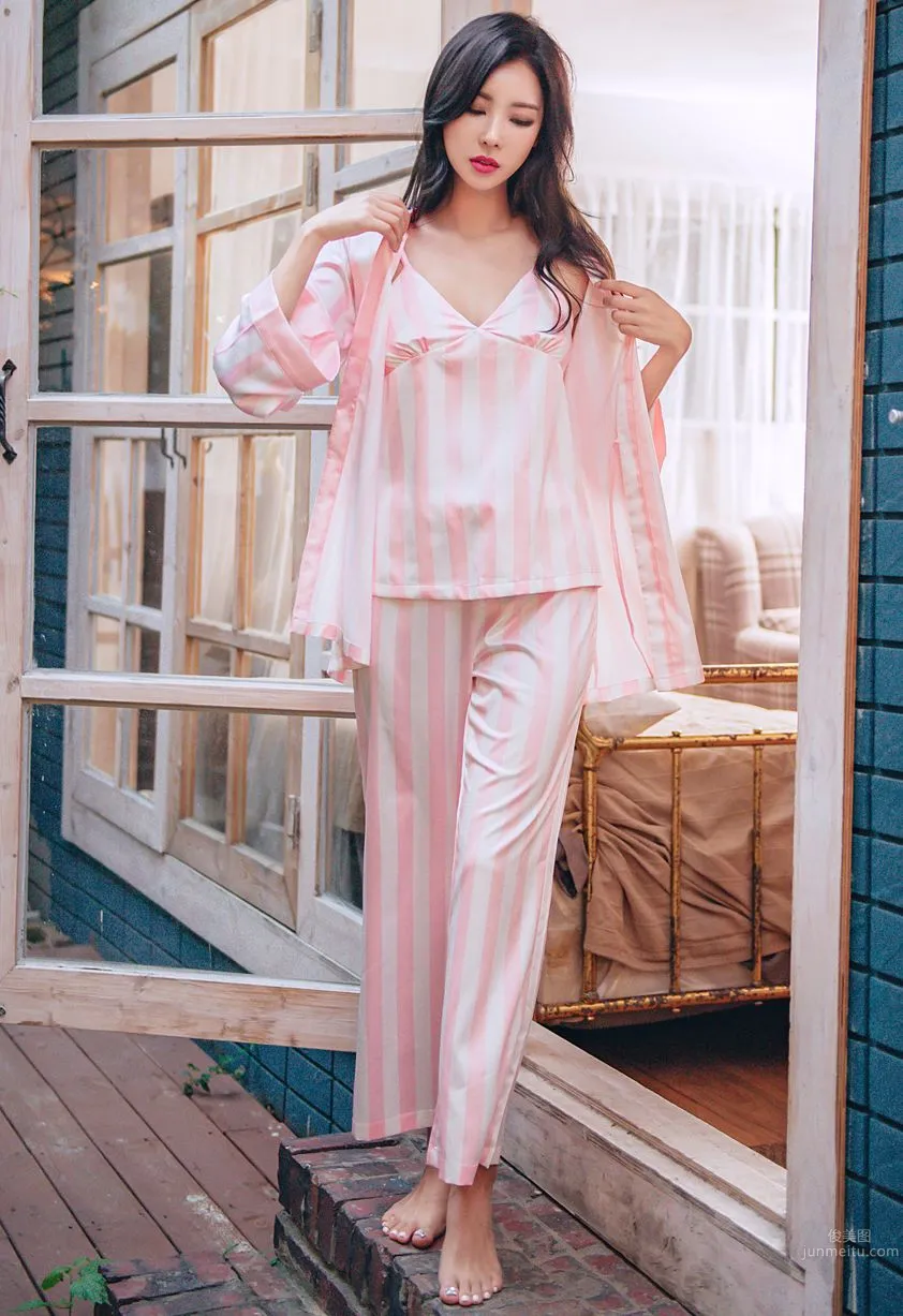 Korean Model Park Da Hyun Lologirl Pajama Series Three photo 122