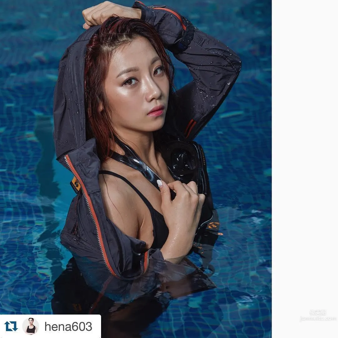 South Korea's Hottest Pilates Instructor, Hip Lifting Exercise Pose Too Outrageous photo 2