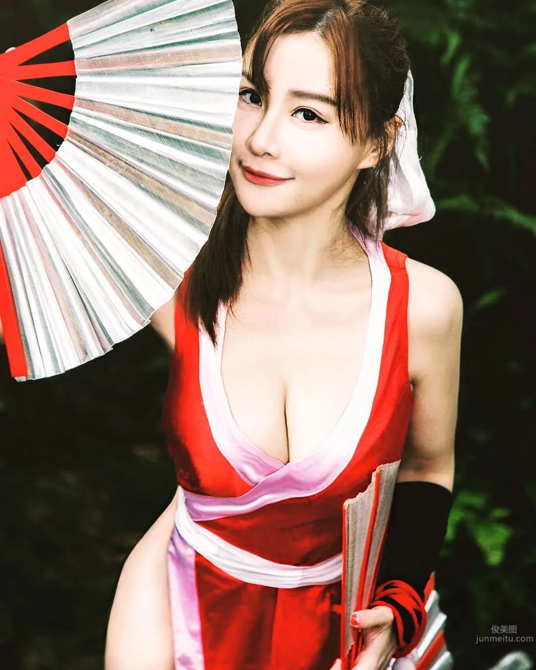 超强电音DJ李萱Verna 超火辣身材倍受瞩目_12