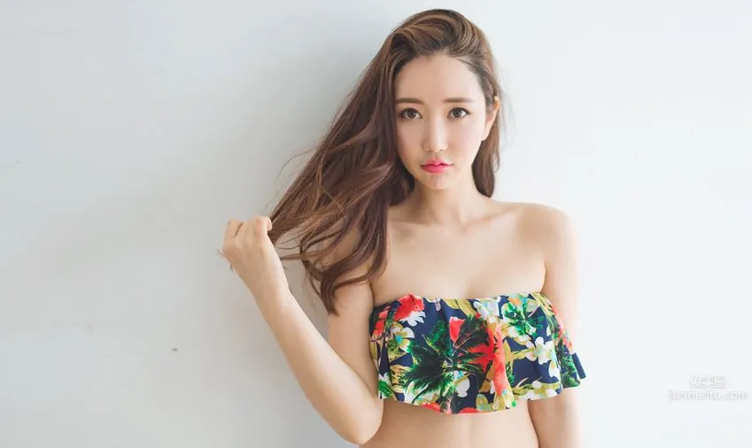 Lee Yeon Jeong - 2017 MayBeach Bikini Series One photo 6