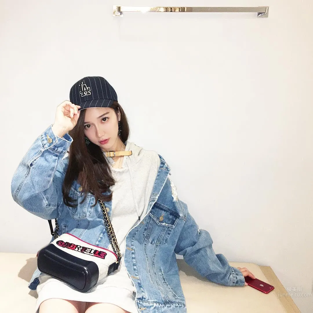 Fashionable Elegant Beauty ZY Danuan Warm Private Shoot Photos photo 33