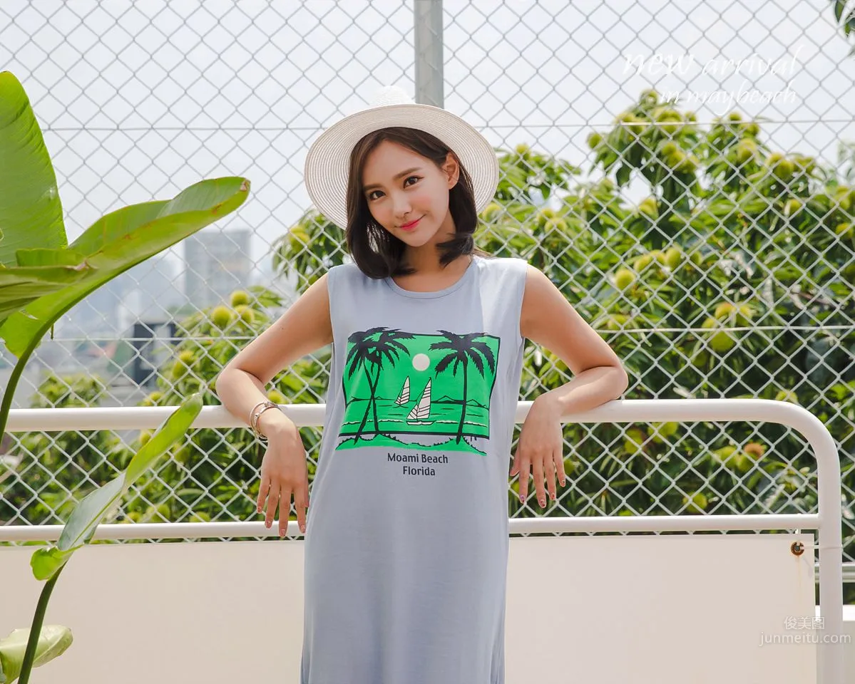 Korean Model Yeonjieun maybeach Casual Wear photo 19