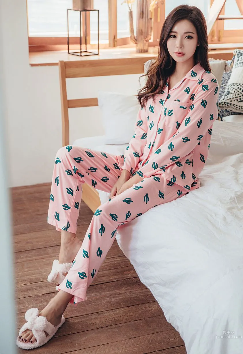 Korean Model Park Da Hyun Lologirl Pajama Series Three photo 113