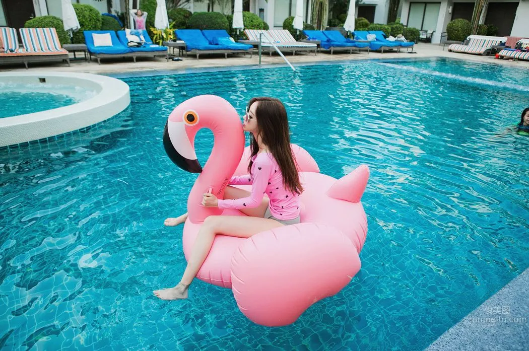 Son Yoon Joo, 2016 Beach Photo Series photo 22