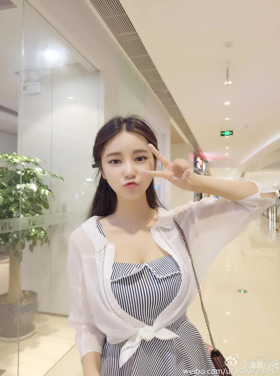 Super Hot Live Streamer Jia Baoer, Temperament and Looks Beyond Reproach photo 27