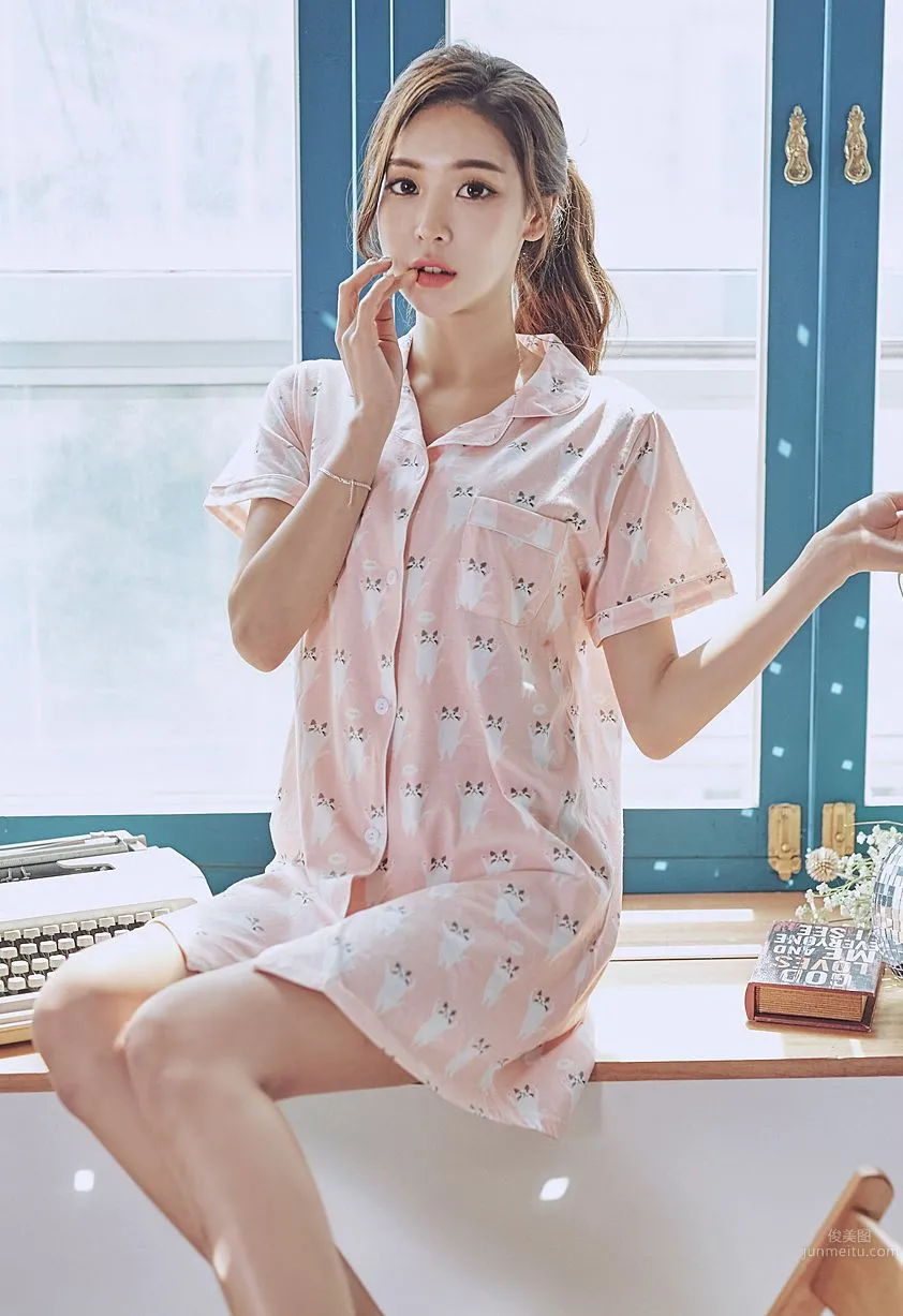 Korean Model Park Da Hyun Lologirl Pajama Series Three photo 135