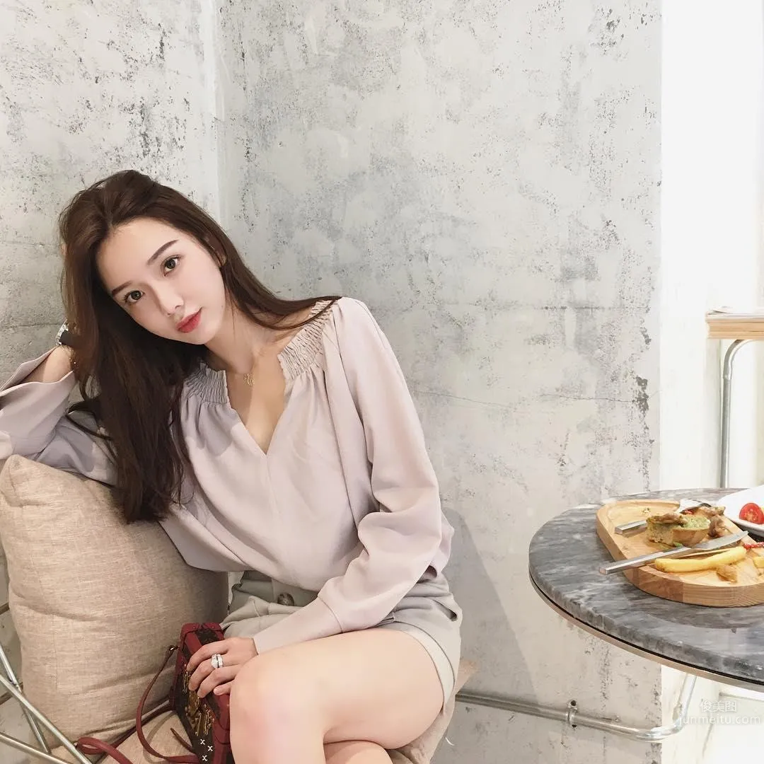 Fashionable Elegant Beauty ZY Danuan Warm Private Shoot Photos photo 35