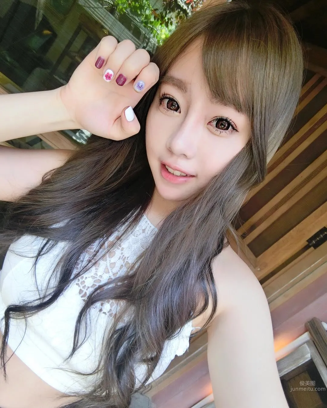 The Little Pony in Finance Is Too Eye-Catching, Fair Skin and Beautiful Looks and Strong Career Ambition photo 34