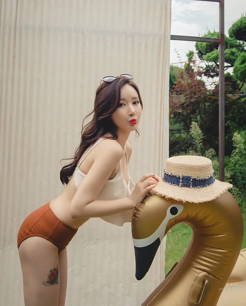 Lee Yeon Jeong, 2017 MayBeach Bikini Series Three photo 55