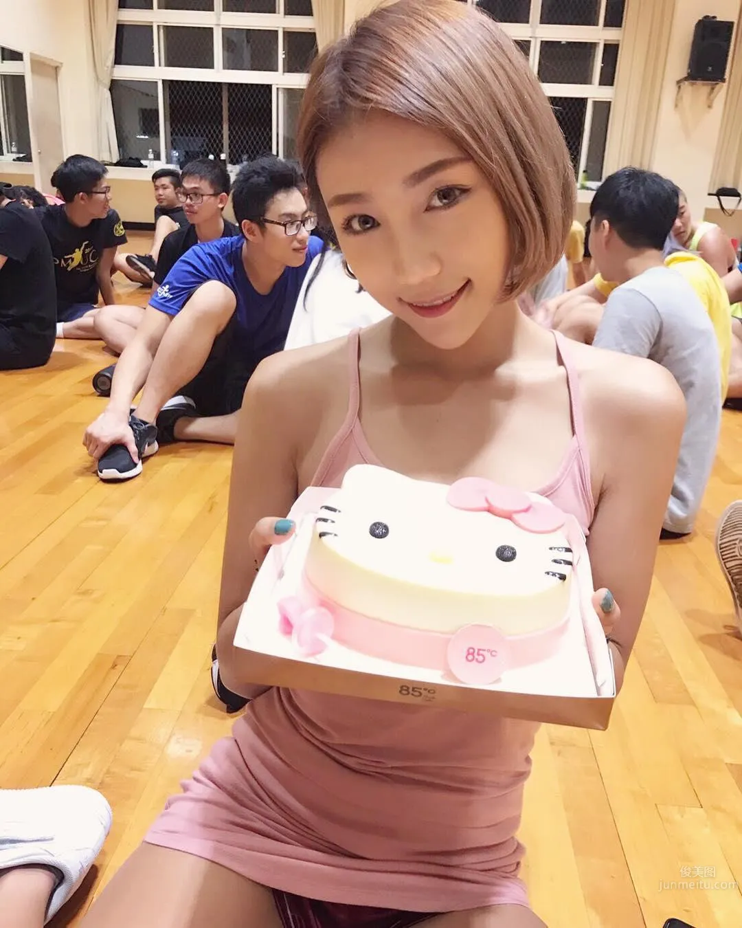 一字马女神！体操选手涂卉妮展现优雅身段_31