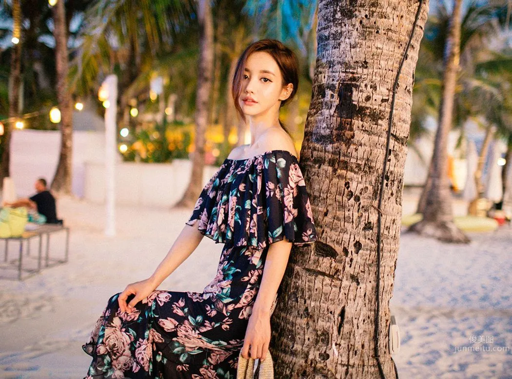 Son Yoon Joo, 2016 Beach Photo Series photo 52